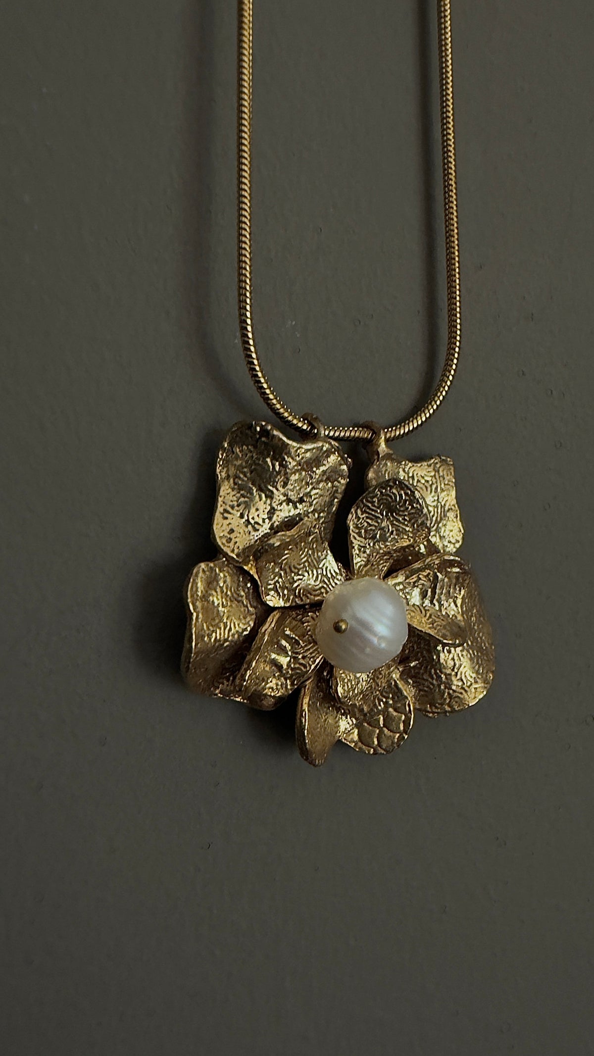 Regal Pearl Flora