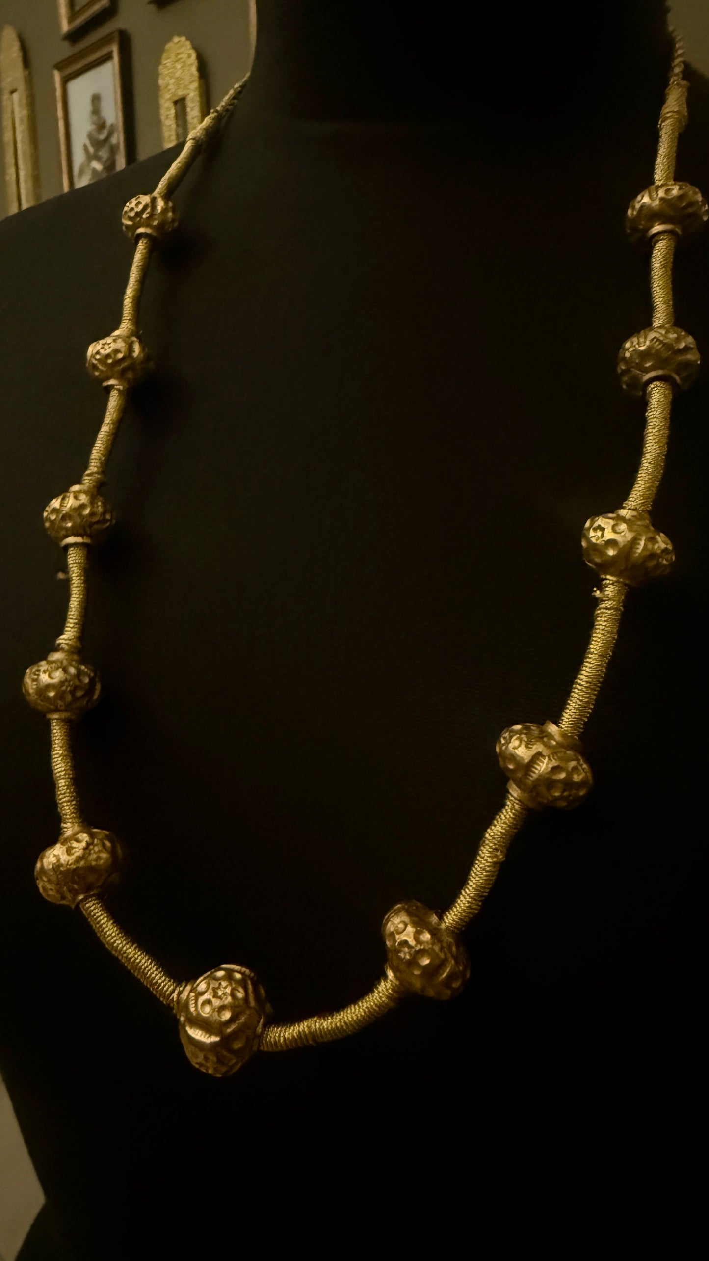 Gilded knot